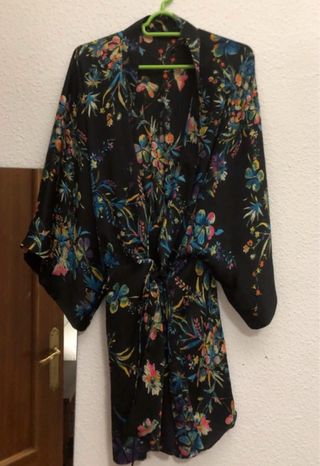 Vestido-Kimono negro estampado XS-S