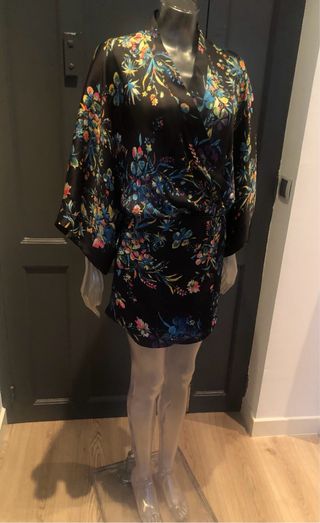 Vestido-Kimono negro estampado XS-S