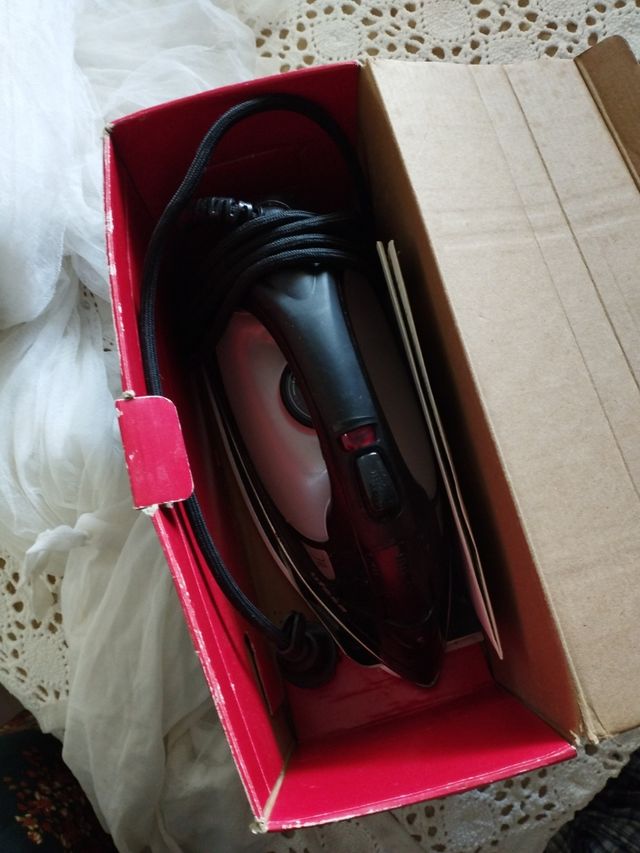 Ferro da stiro a vapore UFESA