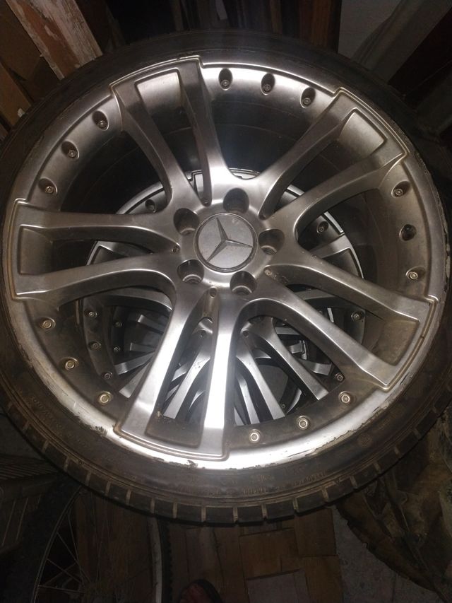 Llantas de 19 con 6 neumaticos nuevos