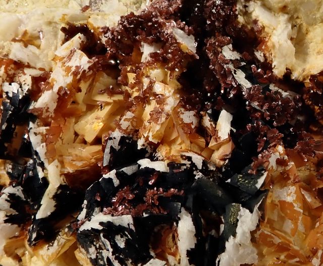 Mineral. Eritrina-Annabergita, heterogenita