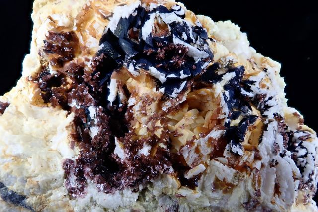 Mineral. Eritrina-Annabergita, heterogenita