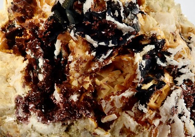 Mineral. Eritrina-Annabergita, heterogenita