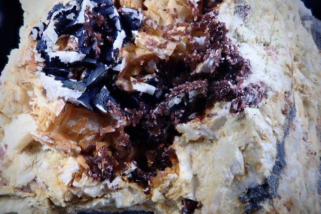 Mineral. Eritrina-Annabergita, heterogenita