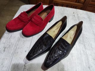 Zapatos de piel, talla 39.