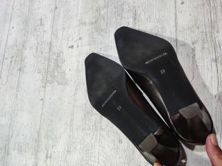 Zapatos de piel, talla 39.