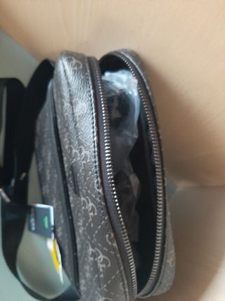 Bellissimo borsello uomo Guess