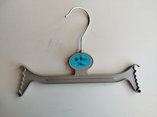 6 cabides/cruzetas para roupa criança