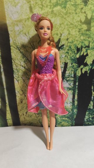 Barbie sirena puerta secreta