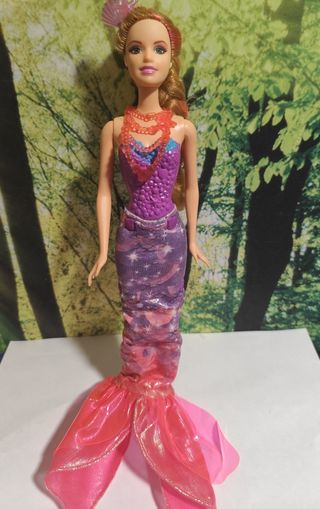 Barbie sirena puerta secreta
