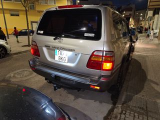 Toyota Land Cruiser 100 2001