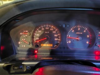 Toyota Land Cruiser 100 2001