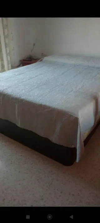 Colcha reversible multiusos en gris oscuro y claro