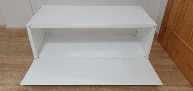 Arcón metálico blanco