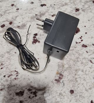 CARGADOR ABC 12 V  a 220