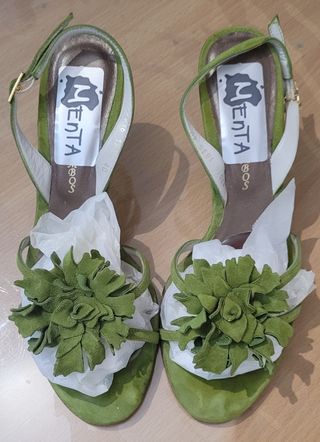 Sandalias de tacón de piel verdes impecables 