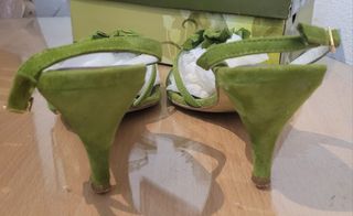 Sandalias de tacón de piel verdes impecables 