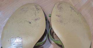 Sandalias de tacón de piel verdes impecables 