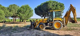 Trabajos con retroexcavadora