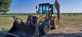 Trabajos con retroexcavadora