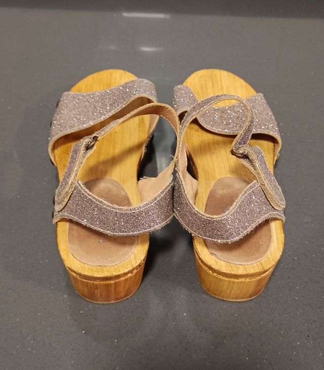 Sandalias suela madera niña talla 33