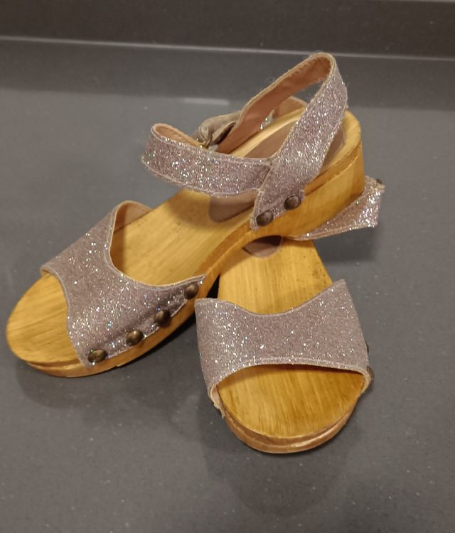 Sandalias suela madera niña talla 33
