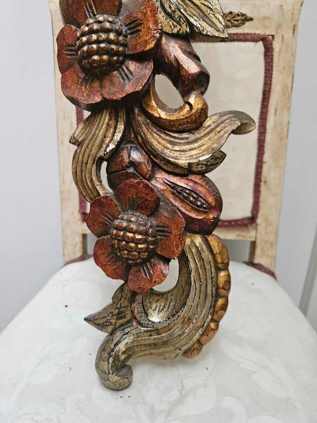 Talla madera de orla de flores