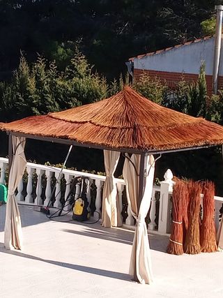 Sombrillas de carri verzo mimbre