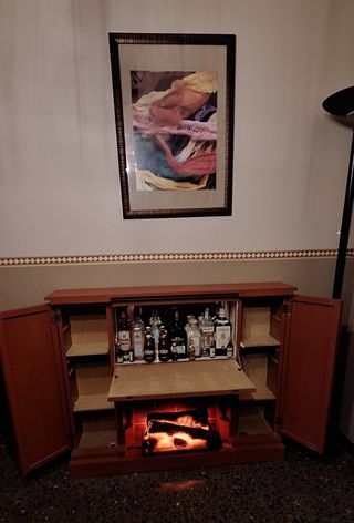 Aparador, mueble bar, chimenea simulada
