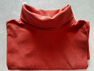 Dos polos cuello vuelto niño/a Talla 3-4.