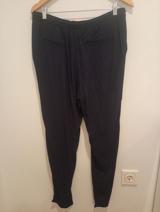 Pantalón bolsillos Mango