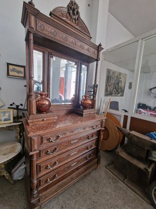 Mueble antiguo chileno