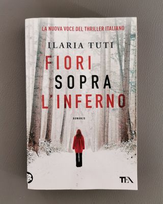 Fiori sopra l'inferno