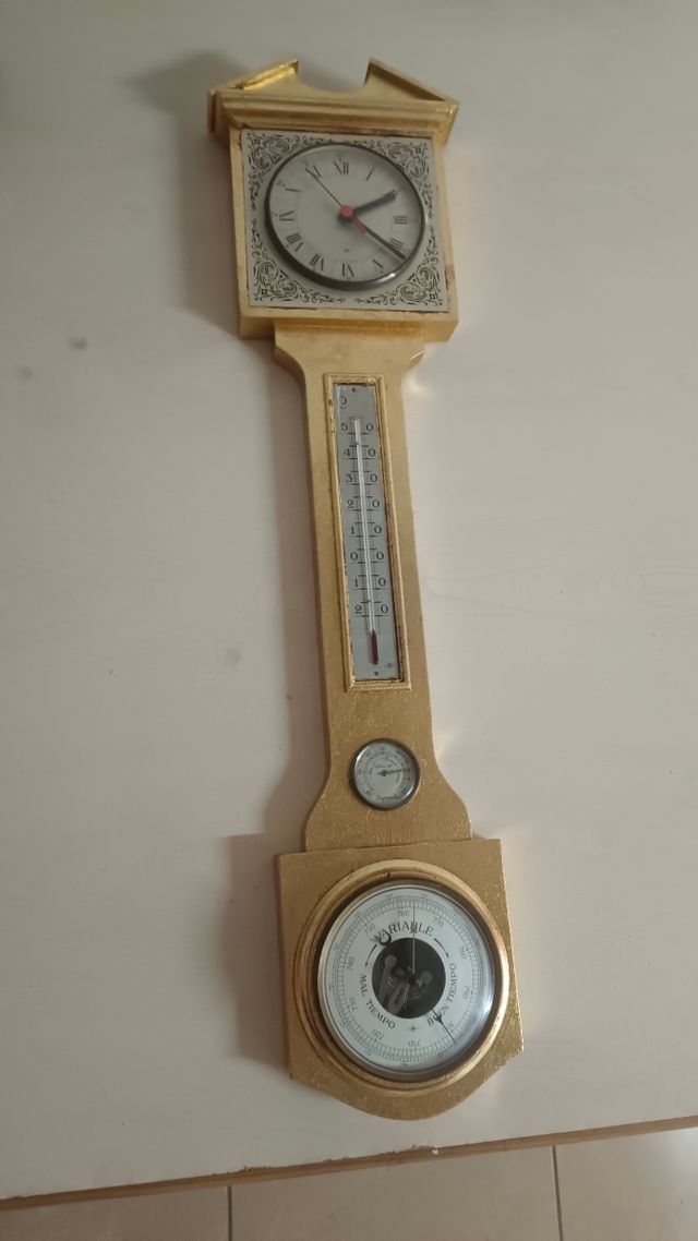 Reloj con tiempo i temperatura 