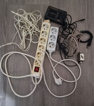 LOTE REGLETAS, CARGADORES TIPO B, CABLES TELÉFONO