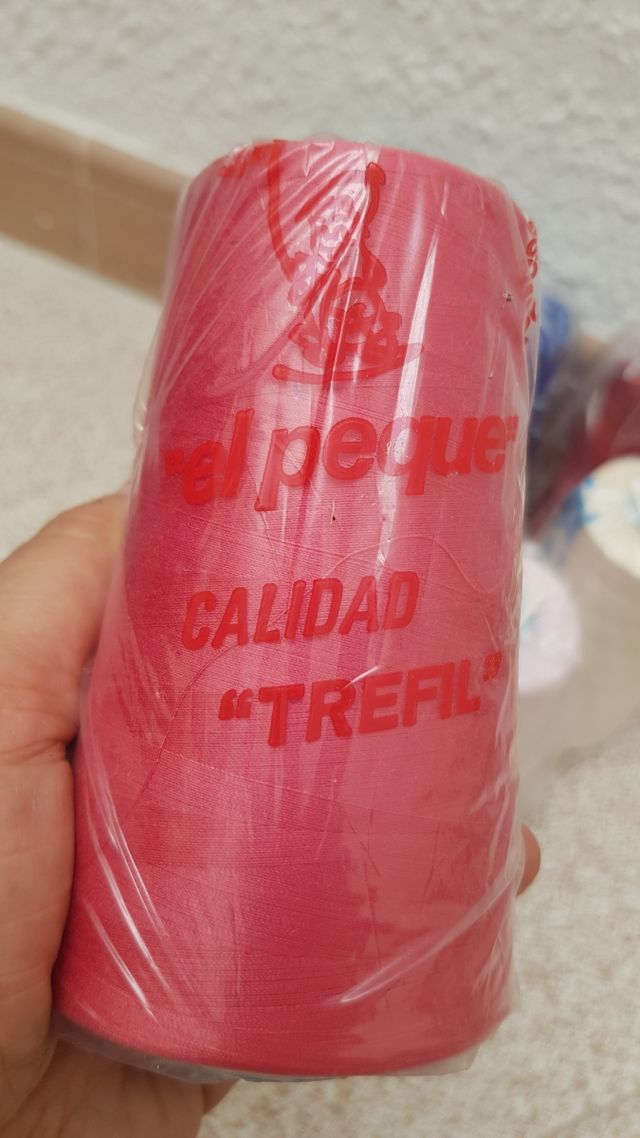 Conos de hilo para coser