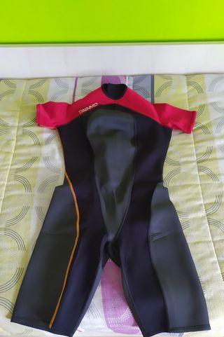 Neopreno mujer. Talla 42.