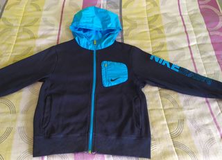 Sudadera Nike. Talla 10 años.