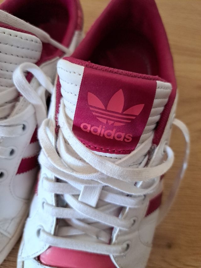 Sapatilhas Adidas originais em pele