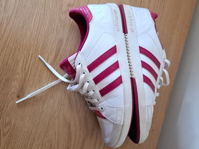 Sapatilhas Adidas originais em pele