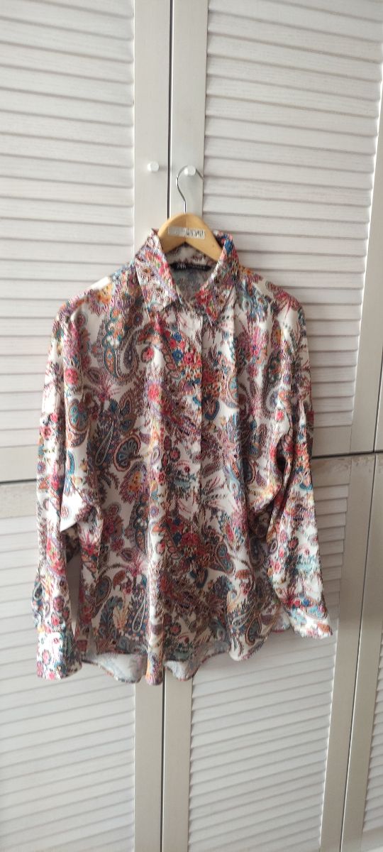 Camisa Zara oversize satinada