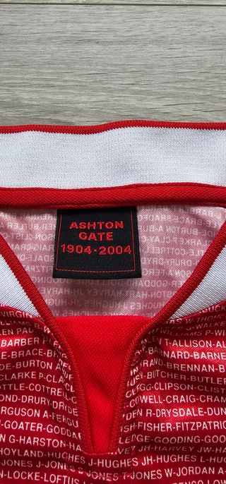 Camiseta especial Bristol City talla XXL 1904 2004