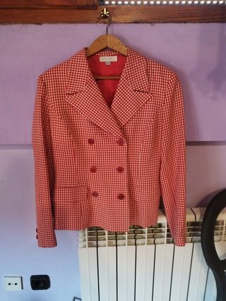 Traje chaqueta y falda de cuadros 