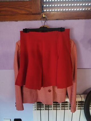 Traje chaqueta y falda de cuadros 