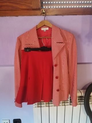 Traje chaqueta y falda de cuadros 