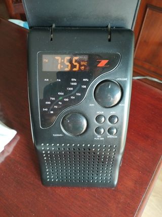 Radio despertador con luz