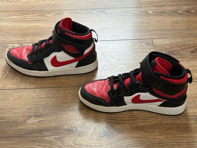 Nike Air Jordan negro rojo y blanco talla 40