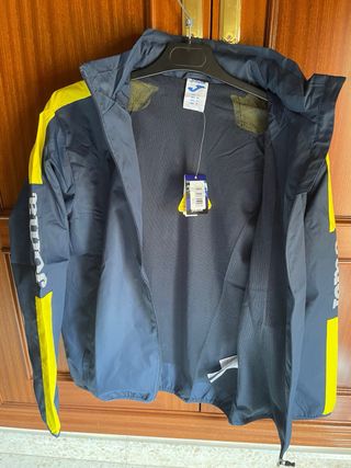 Chaqueta Chubasquero Cortaviento Joma - NUEVO
