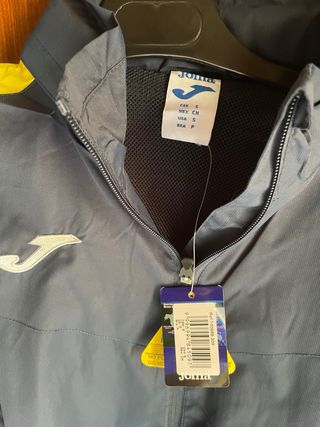Chaqueta Chubasquero Cortaviento Joma - NUEVO