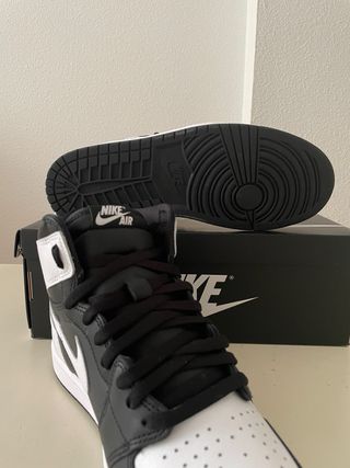 AIR JORDAN RETRO 1